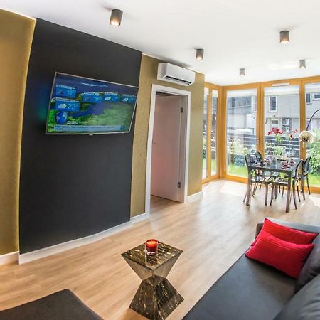 Galaxy Garden Apartment Cracow- Shopping Mall 1Min, Underground Parking, Family Friendly, City Center Kraków Zewnętrze zdjęcie