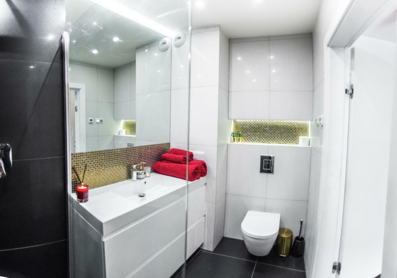 Galaxy Garden Apartment Cracow- Shopping Mall 1Min, Underground Parking, Family Friendly, City Center Kraków Zewnętrze zdjęcie