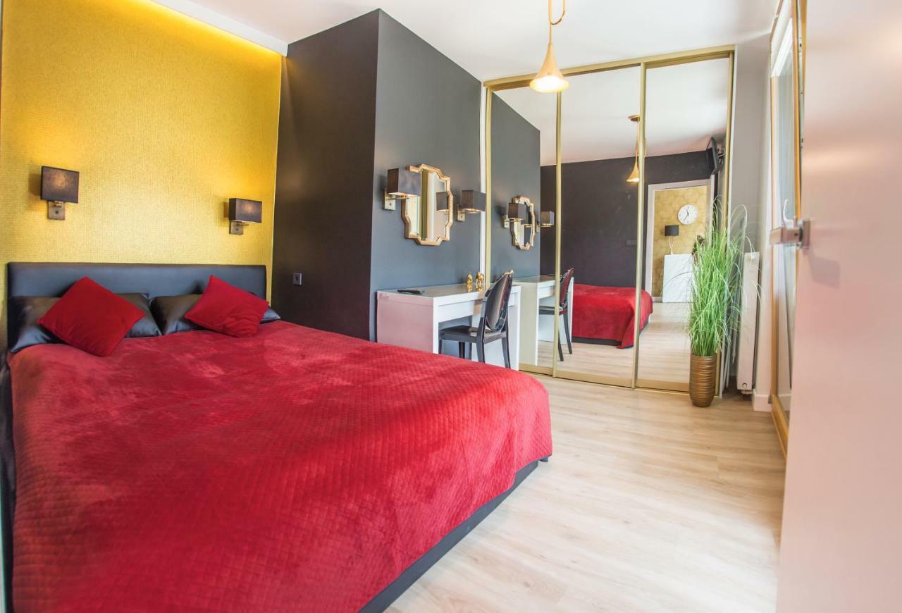 Galaxy Garden Apartment Cracow- Shopping Mall 1Min, Underground Parking, Family Friendly, City Center Kraków Zewnętrze zdjęcie